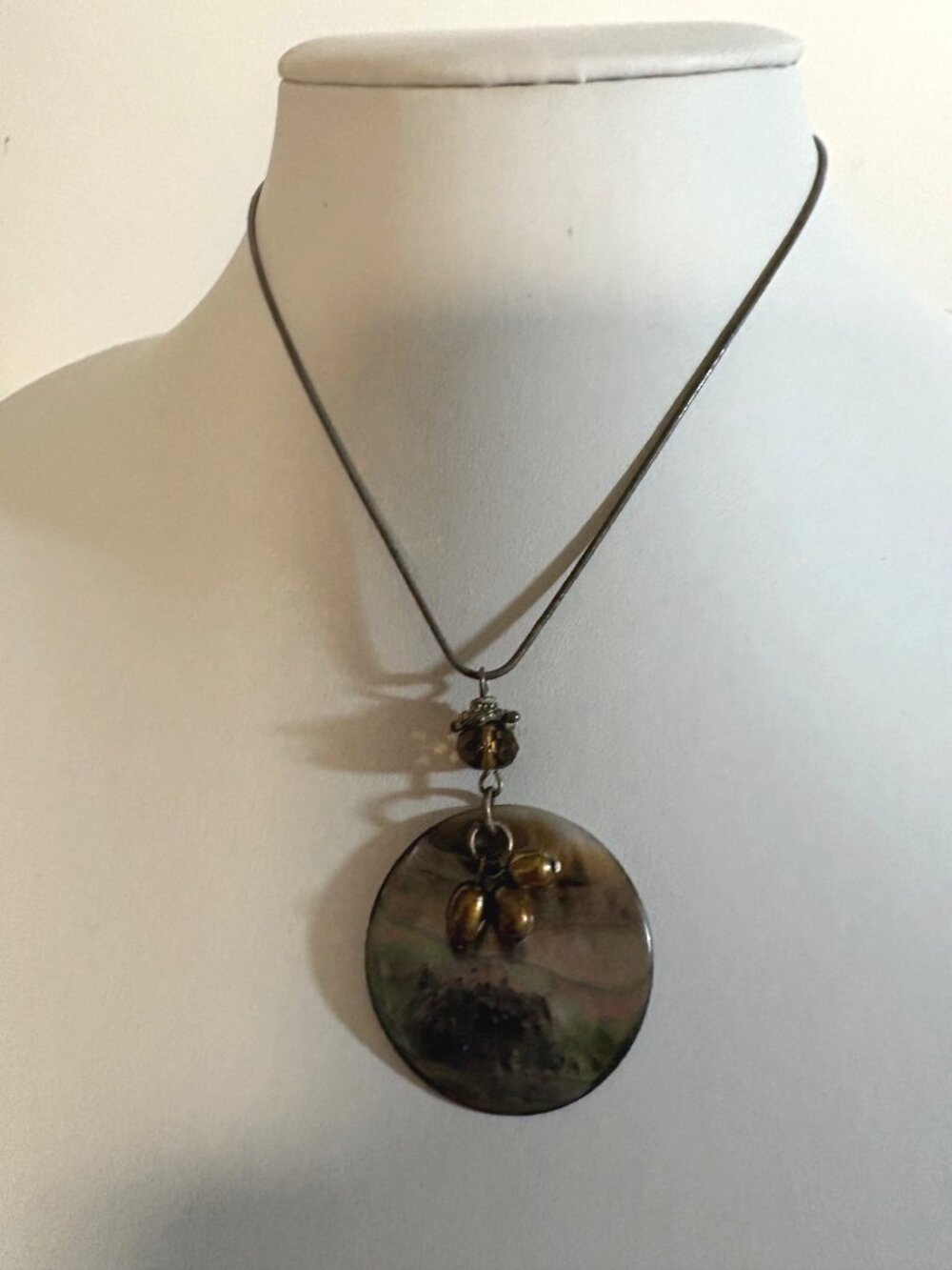 Mother-Of-Pearl Pendant Necklace Faux Pearl Silver Tone Chain 16-18 inches